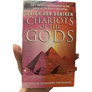 Chariots of Gods Erich von Daniken 1999 Softcover Berkley Books Trad Religion